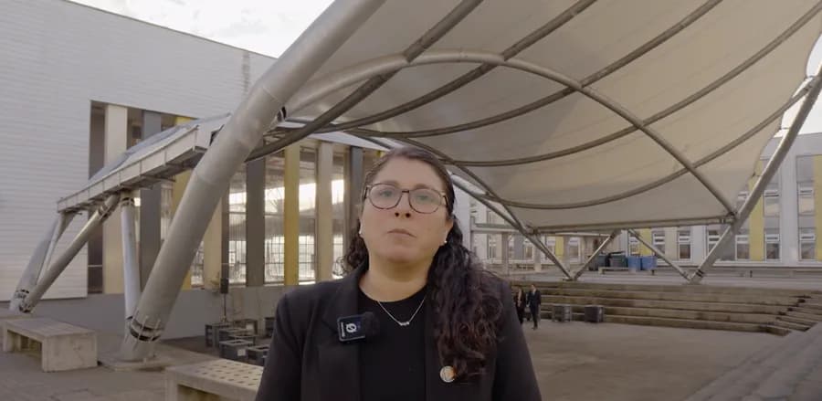 Profesora Claudia Sanzana